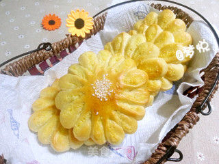 椰蓉菊花面包的做法