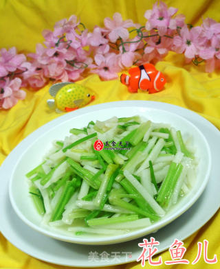 芹菜炒莲藕的做法