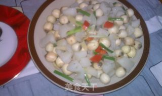 鲜莲子炒莲藕丁的做法