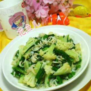 韭菜虾皮炒花菜的做法