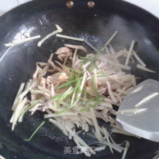 仔姜肉丝的做法