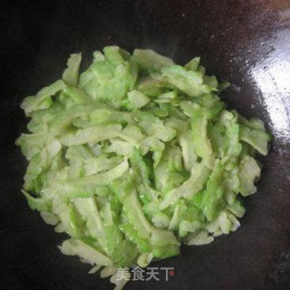 苦瓜炒肉的做法