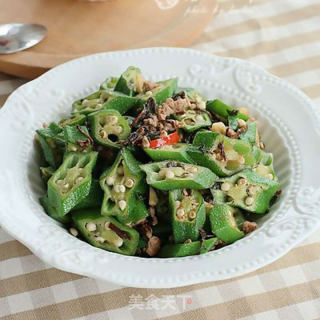 梅菜肉炒秋葵的做法
