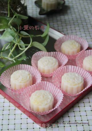 奶黄馅冰皮月饼