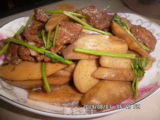 芋头炒肉的做法
