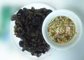 芥末油拌木耳的做法