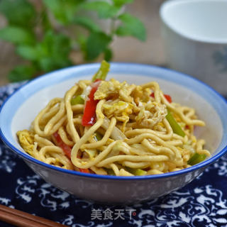 鸡蛋炒面的做法