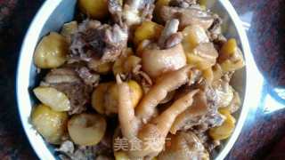 板栗焖鸡肉的做法