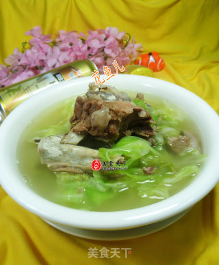 圆白菜肉骨汤的做法