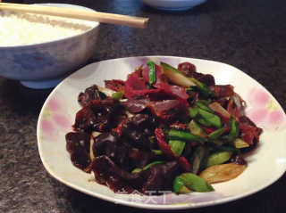 蒜苗炒鸡胗的做法