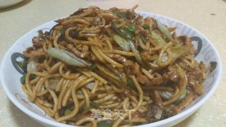 肉丝炒面的做法