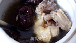 桂圆红枣莲子枸杞炖鸡汤的做法