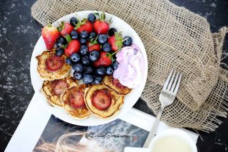 草莓酸奶PANCAKE的做法