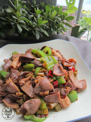 酸豆角炒鸡胗的做法