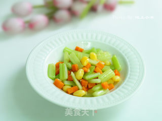 白果西芹炒胡萝卜的做法