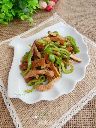青椒香干炒肉丝的做法