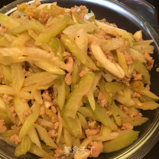 泡椒芹菜猪肉超级下饭&酸辣可口的做法