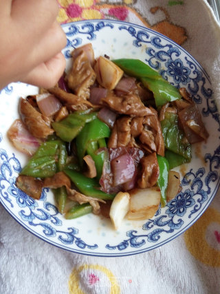 尖椒炒肥肠的做法