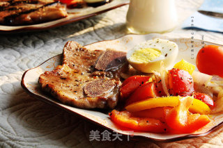 【香煎牛仔骨配黑醋汁】的做法