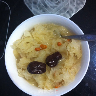 冰糖银耳羹的做法