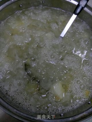 润润的雪梨雪耳的做法