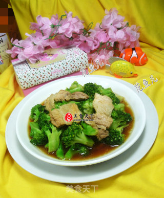 五花肉炒西兰花的做法