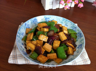 圆葱青椒炒豆腐的做法