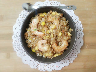 家庭制作虾仁玉米炒饭的做法