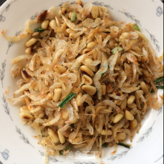 劲脆虾皮松子仁的做法