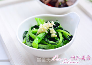 保持皮肤光滑来靠它---小炒菜心的做法