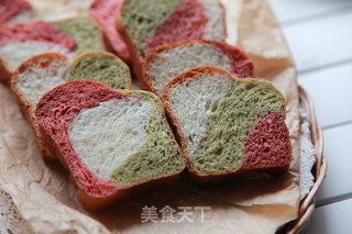 不用色素依旧做出色泽艳丽的美味面包的做法