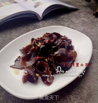 一道简单健康的美味素菜【凉拌黑木耳】的做法