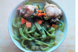 菠菜鸡肉面条的做法