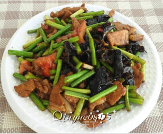 肉炒蒜苔木耳的做法