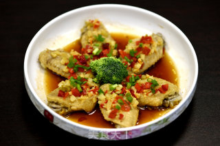 剁椒蒸鸡翅中的做法