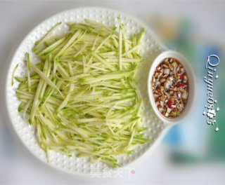 嫩西葫芦蘸料小凉菜的做法