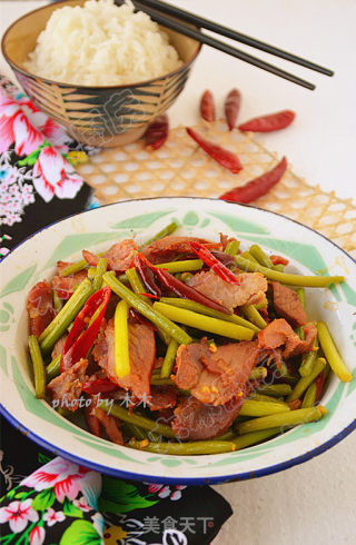 腊味季节的首选---蒜台炒腊肉的做法