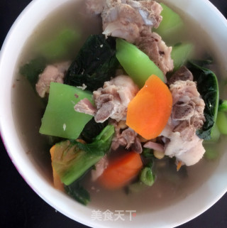 莴笋排骨汤的做法