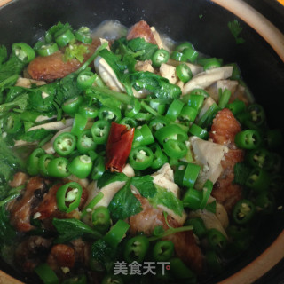 鸡翅豆干香锅的做法