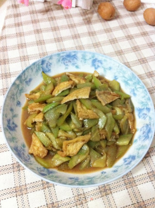 丝瓜炒豆腐的做法