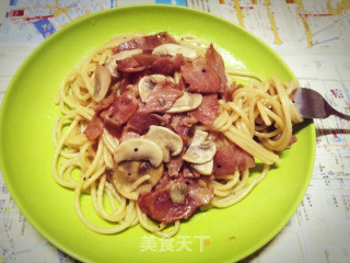 简易版黑椒蘑菇培根意面