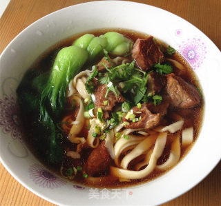 红烧牛肉手擀面的做法