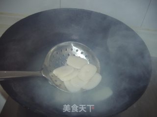 年糕回锅肉的做法步骤：2