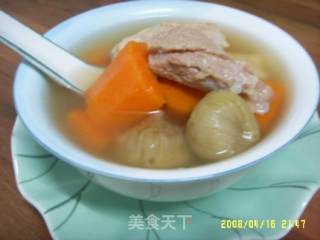 无花果红萝卜瘦肉汤的做法步骤：2