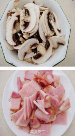 老干妈培根炒蘑菇的做法步骤：2