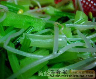 水煮鱼片的做法步骤：2