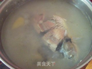 清心败火鲫鱼汤的做法步骤：2