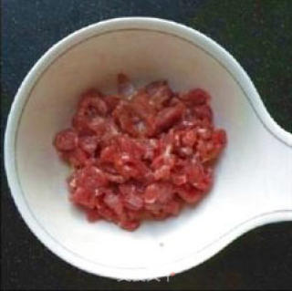 韭菜苔.豆腐干炒肉丝的做法步骤：2