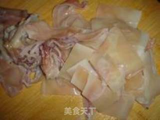 五花肉干鱿烩杂蔬的做法步骤：2
