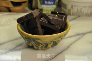 薄荷冰淇淋夹心巧克力蛋糕的做法步骤：2